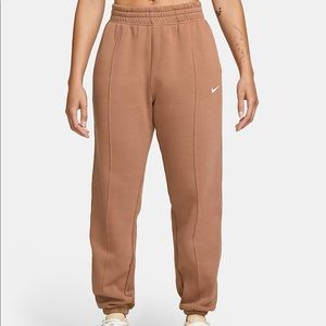 Women’s Nike sportswear Essential Collection Fleece Pants
